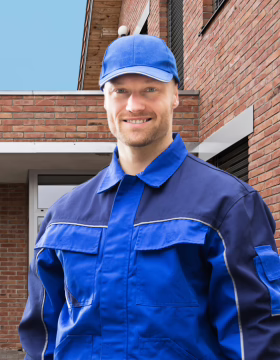 Fachmann für Schädlingsprävention, der RepellZee empfiehlt